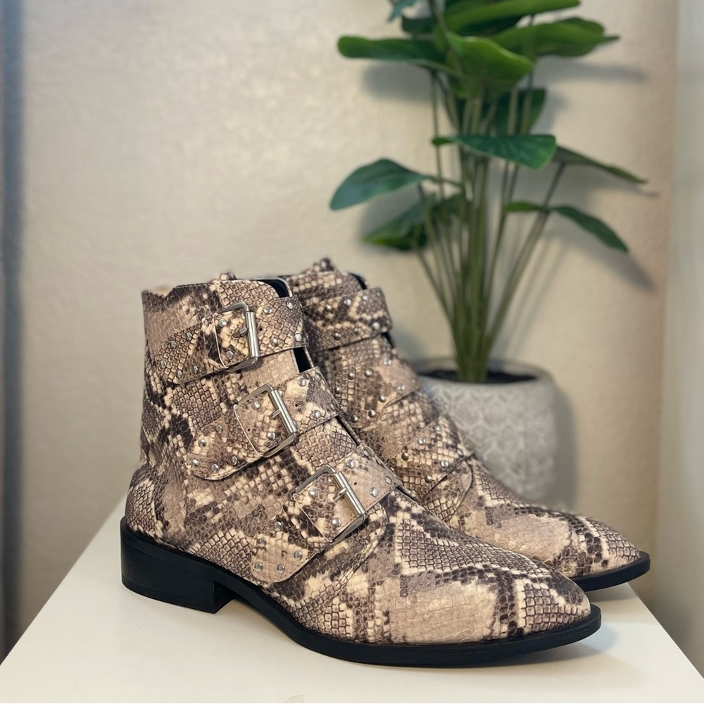 ★ SOLD ★ Steven Steve Madden Snakeskin Harmon Boots